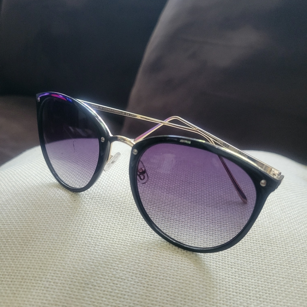 Sunglasses - Picture 3 of 3